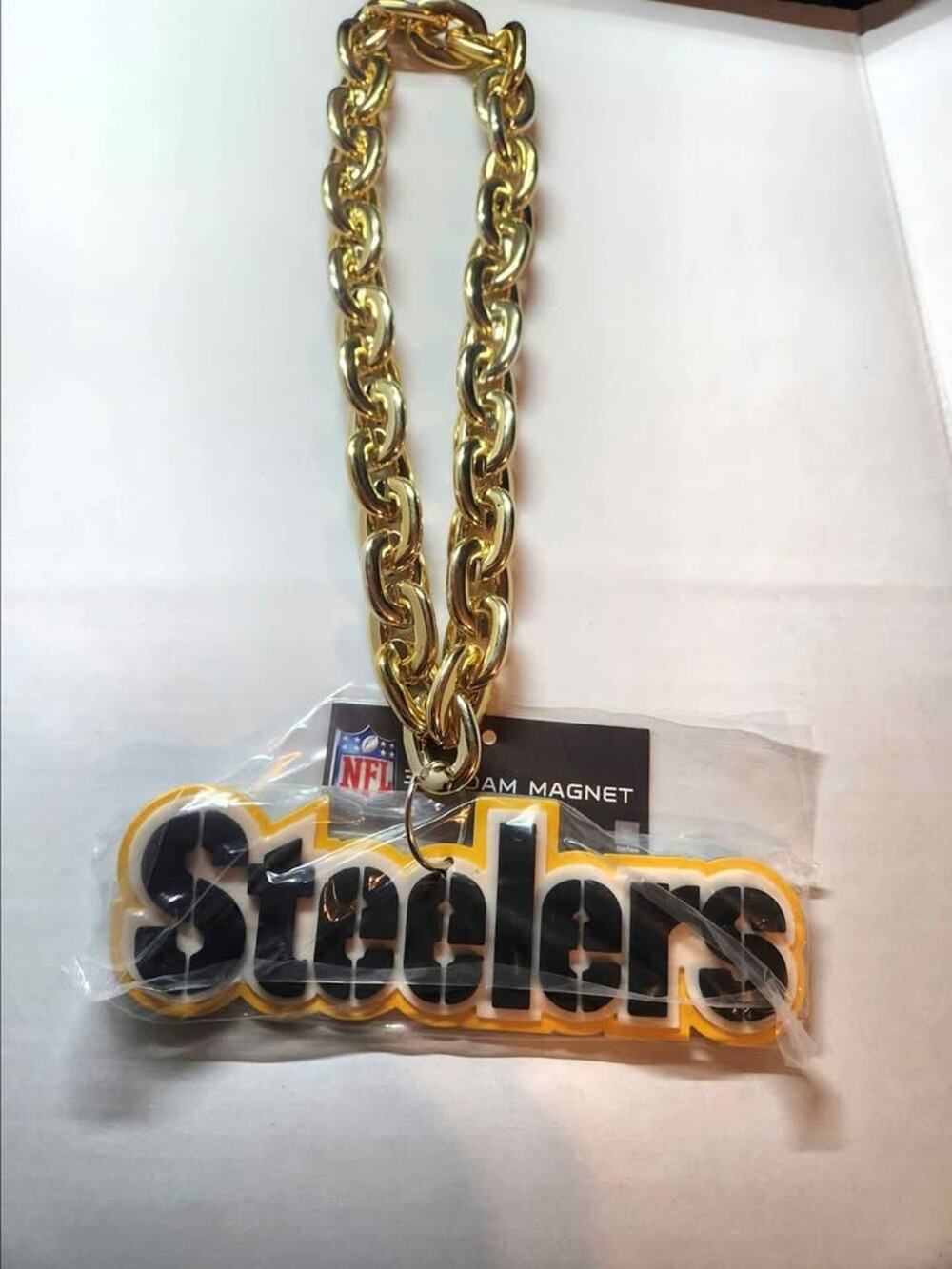 NFL FanFave Pittsburgh Steelers big 3D Foam Magnet Fan Chain.